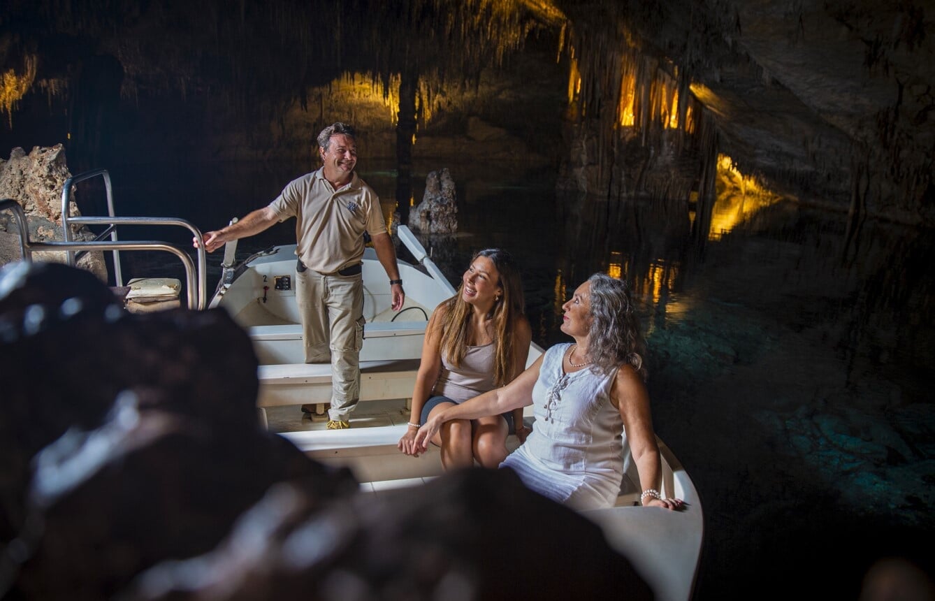 boat ride inside caves